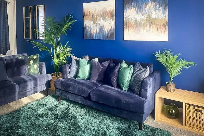 Phoenix House - Lovely and Cosy 2-bedroom house with free parking
