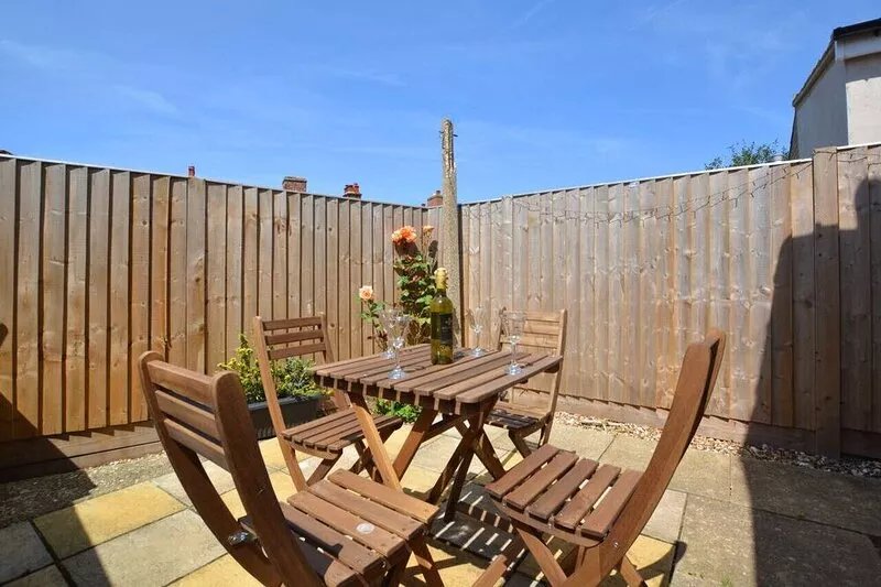 Beachcomber Cottage - Two Bedroom House, Sleeps 5