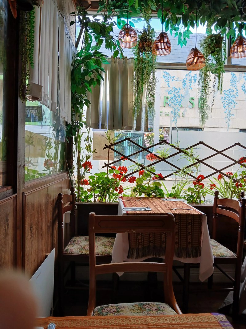Eat@east Cafe'