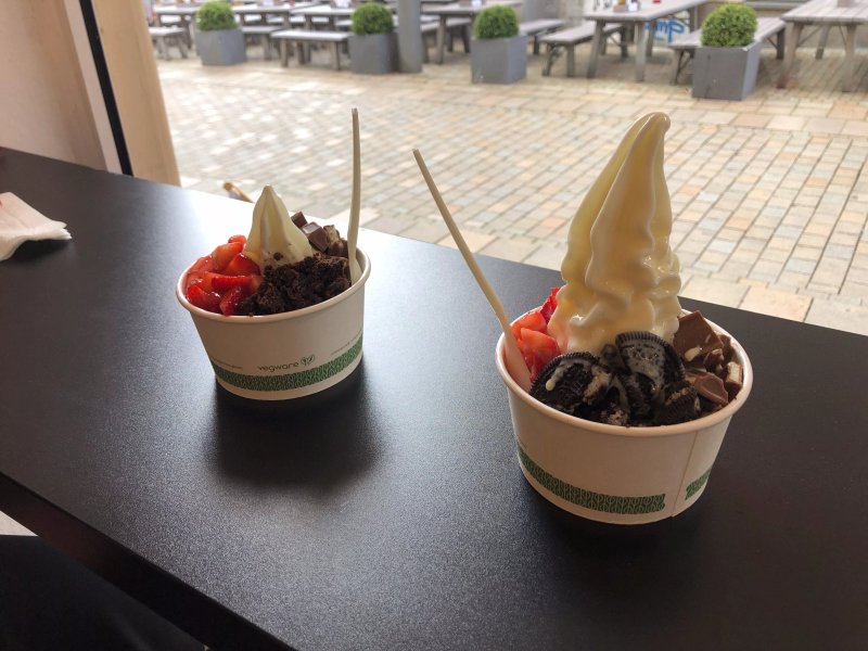 YOMARO Frozen Yogurt