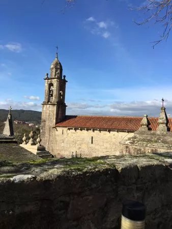 Igrexa de San Xulian de Requeixo
