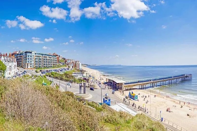 A Beautiful Apartment with a Stunning Sea View and a Private Balcony