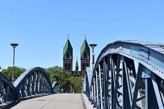 Wiwilibrucke Blaue Brucke