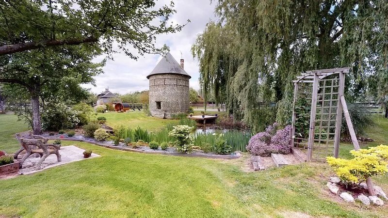 The Pigeonnier de la laterne, charming guesthouse, situated in the Normandie