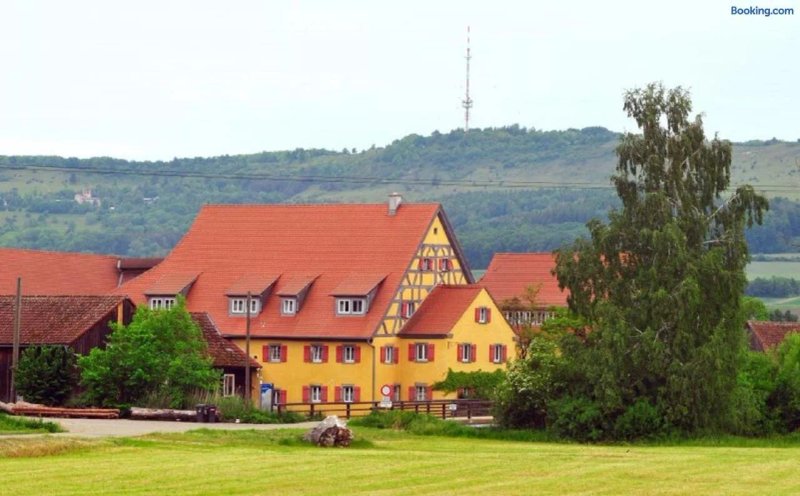Erlebnis-Kase-Wohlfuhl-Hof