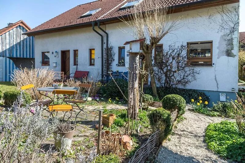 Cosy Holiday "Alina" with Outdoor Sitting in the Garden and Wi-Fi