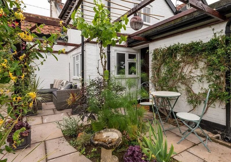 Pike Cottage - Two Bedroom House, Sleeps 4