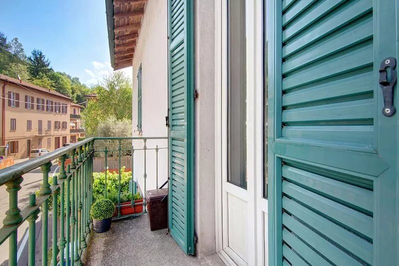 Holiday Apartment "Viola - Residenza Cernobbio" with Mountain View, Balcony
