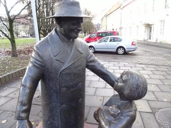 Monument to Zemach Shabad