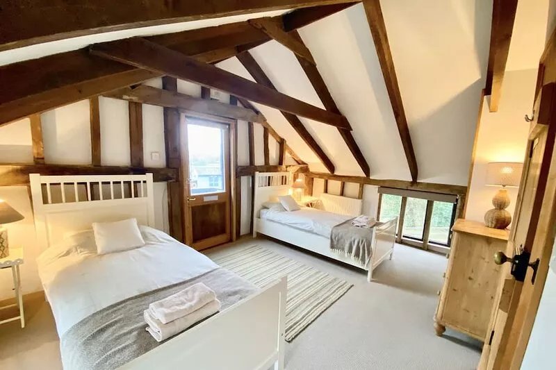 The Granary at Partridge Lodge - sleeps 4 guests  in 2 bedrooms