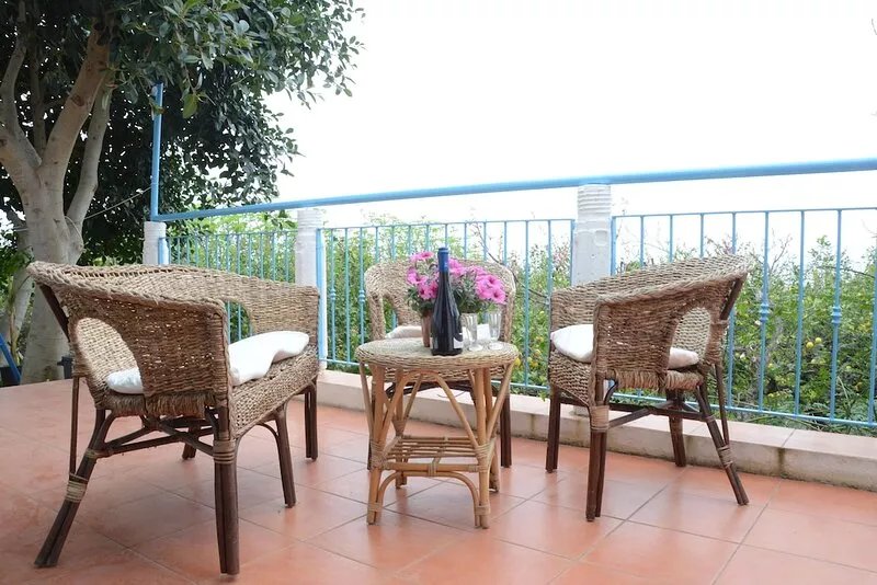 House located in a very quiet area, only 5km from the beach. 20km from Cefalù