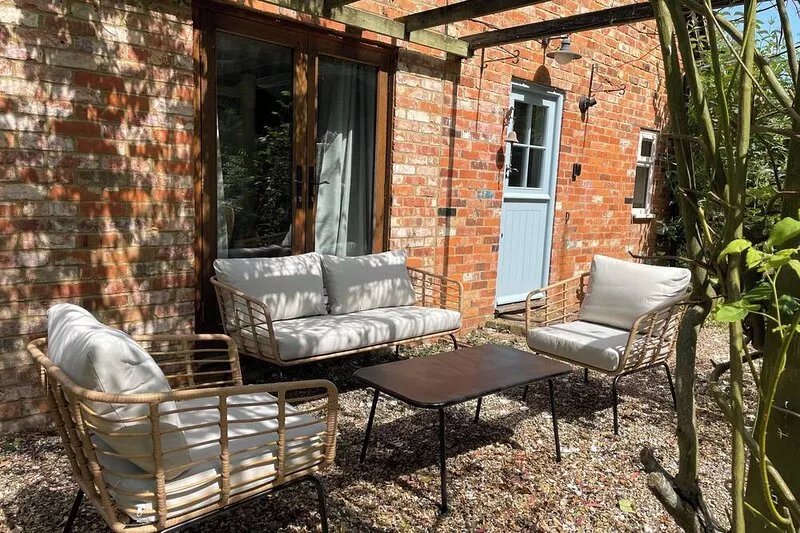 Cottage With Beautiful Garden, 7 Mins From Henley-on-thames