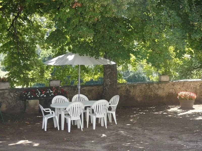 Haven of peace, surrounded by a beautiful park, in the heart of Périgord
