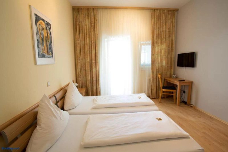 Spira Nova Restaurant & Hotel