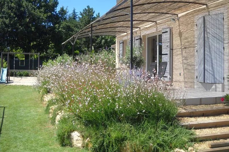 La Fruitière - your house in Provence. Detached house - sleeps 8 - pool