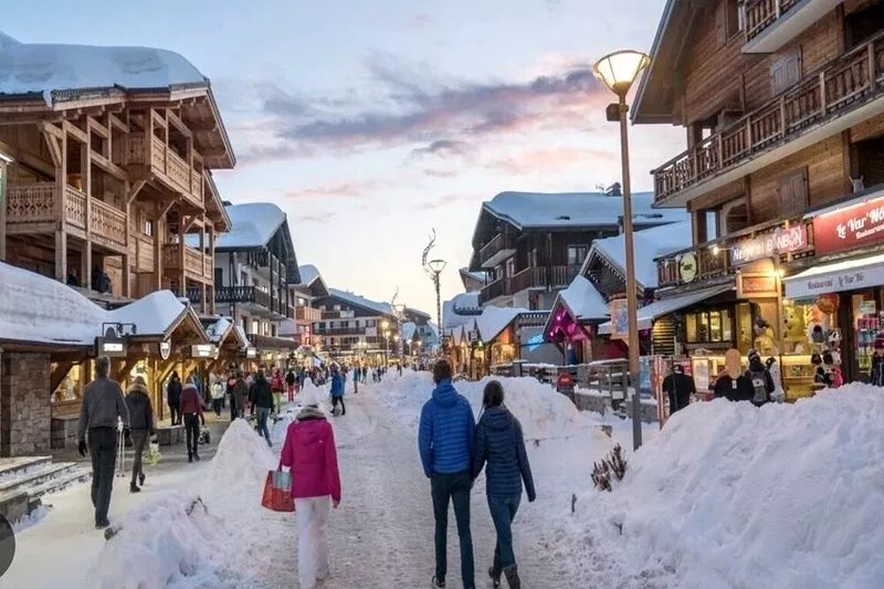 Beautiful new apartment 400m ski slopes, mountain bike 700m center of Les Gets