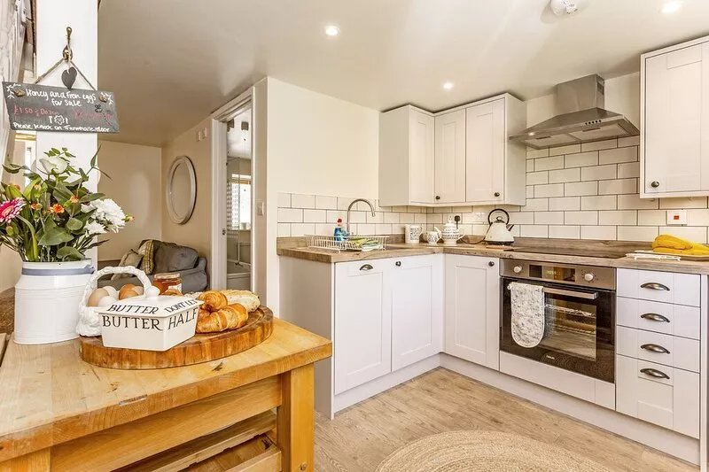 Railway Cottage - sleeps 4 guests  in 2 bedrooms