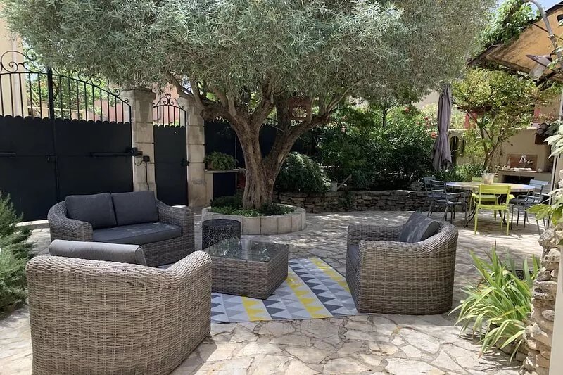 Aix en Provence has quiet house 5m from the city center on foot