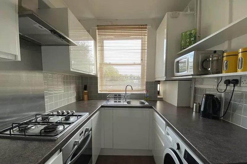 NEWLY REFURBISHED FLAT IN HEART FULHAM/CHELSEA
