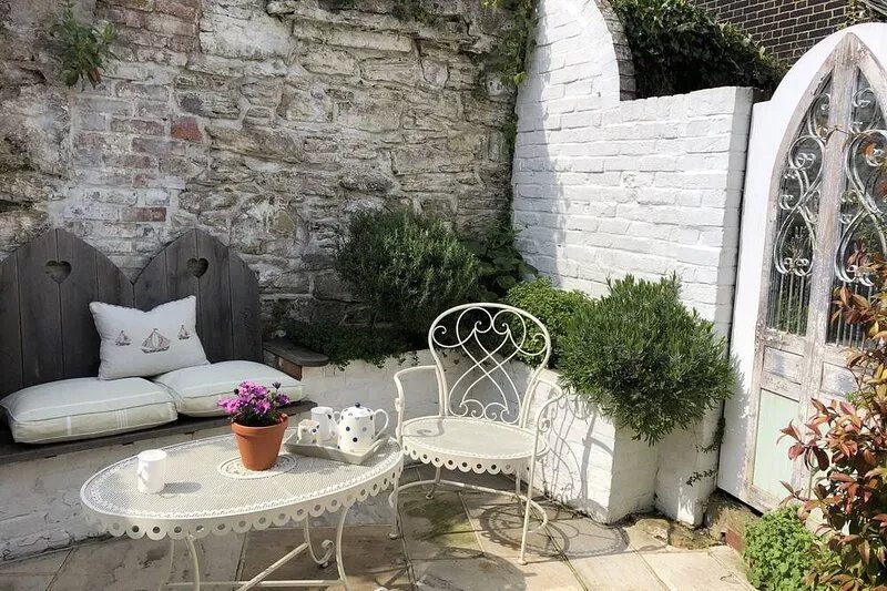 The Place in Rye - peaceful spacious cottage in the heart of ancient Rye.