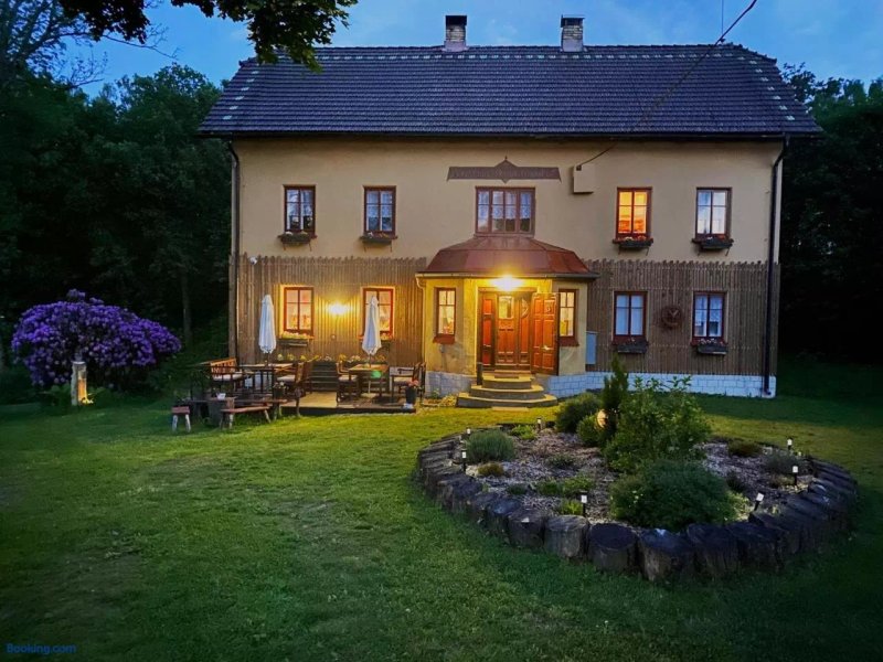Villa Sunshine / Slunecna Vila