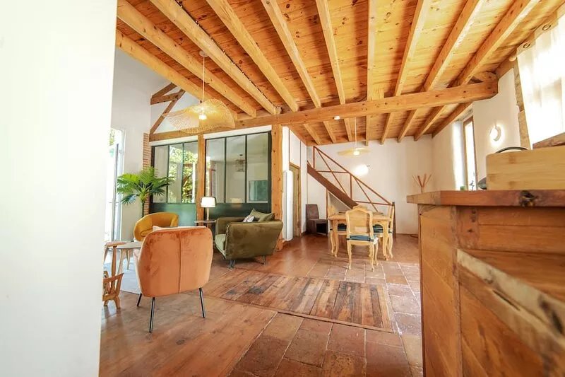A peaceful, comfortable and modern getaway for private and professional