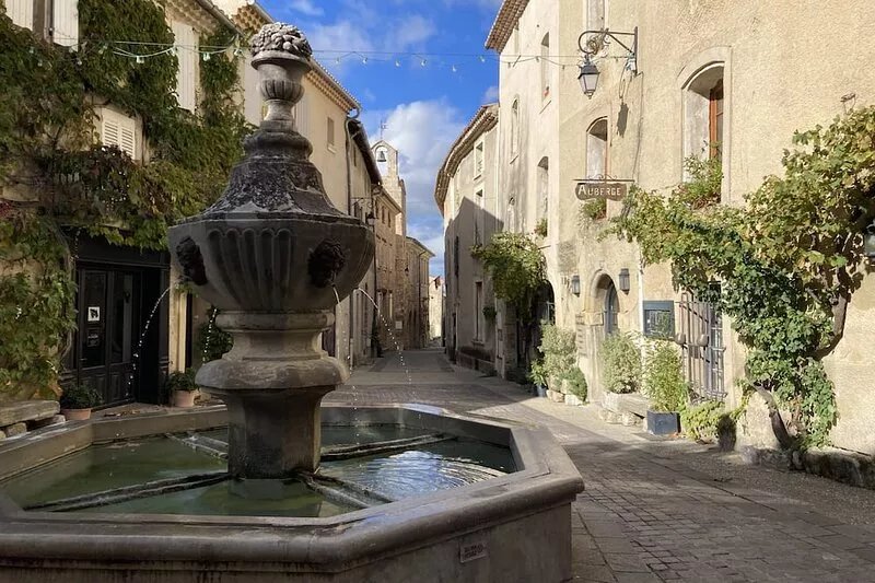 LA NOUVELLE PEYRIERE - stone villa w pool - large property - private terrace