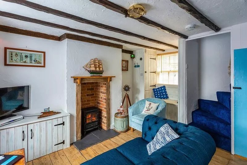 Smugglers Cottage  By The Sea . Last Minute Special Offers !