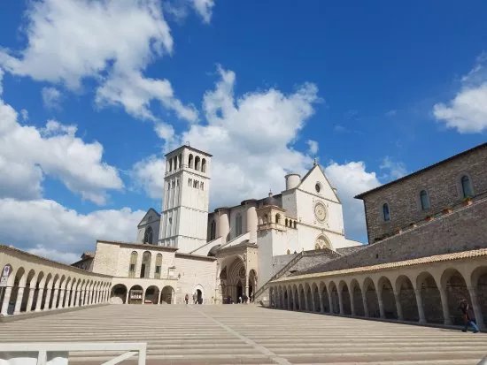 Piazza Inferiore di San Francesco