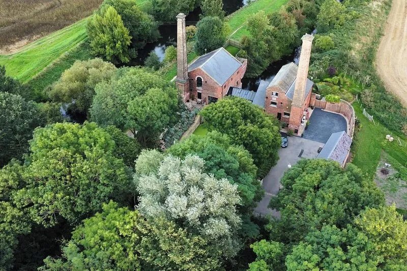 THE PUMP HOUSE ART STUDIO, family friendly in Misterton