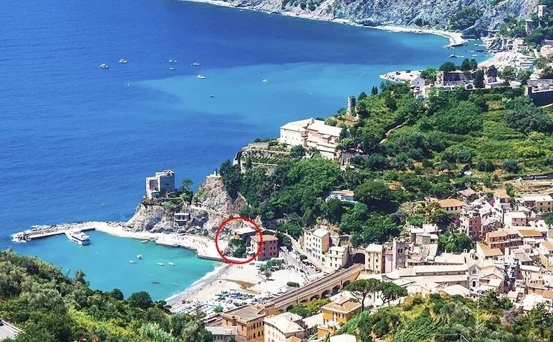 A house like a boat: truly belonging to the sea, yet in the heart of Monterosso