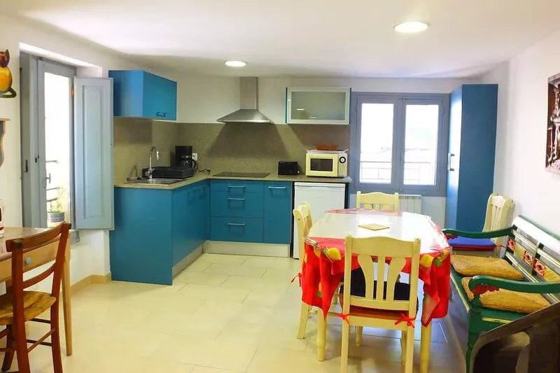 Stylish 2 bed apartment in the heart of Céret Old Town