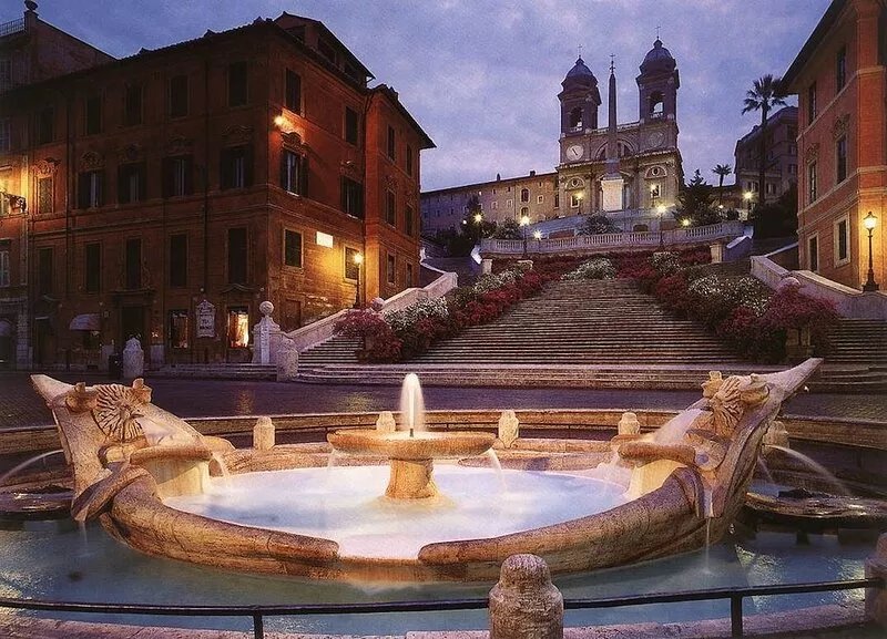 Rome, near Piazza di Spagna,apartment for 8, available on request for long stays