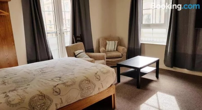 Classic Ensuite Rooms in the Heart of Edinburgh