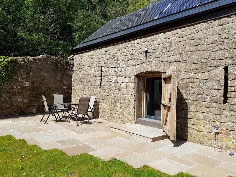 Beautiful "ECO" barn conversion in Wye Valley - ideal for couples plus two