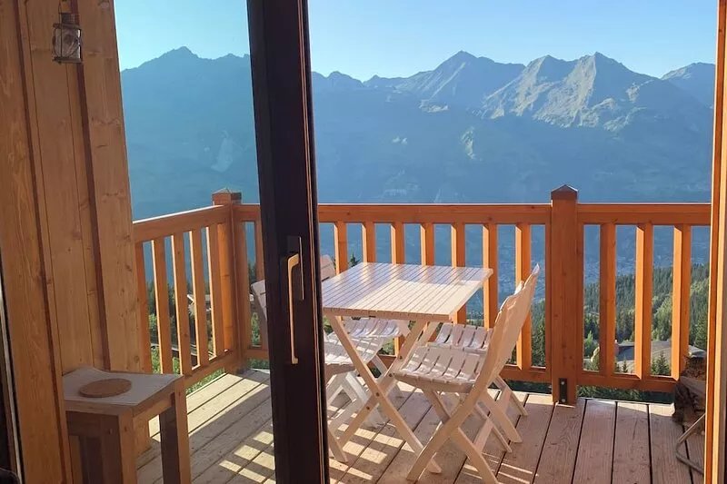 AT THE HEART OF ARCS 1800. Comfortable apartment on the tracks'