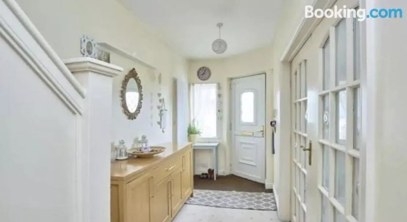 Cozy Southgate BNB