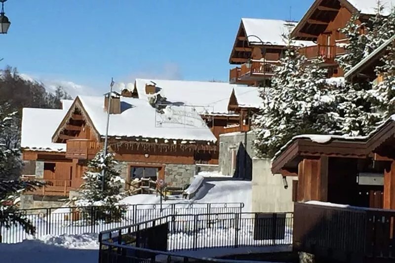 Lovely Ski Apartment By The River In Le Bettaix, Near Saint Martin-De-Belleville