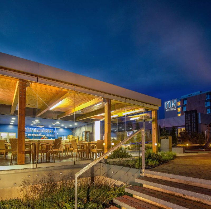 Aqua Bar & Restaurant