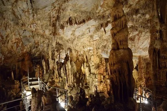 Koutouki Cave