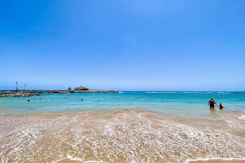 Stunning 1 bedroom central apartment in Caleta with additional sofabed
