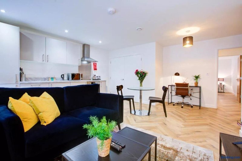 Hybrid Resi - Mitcham