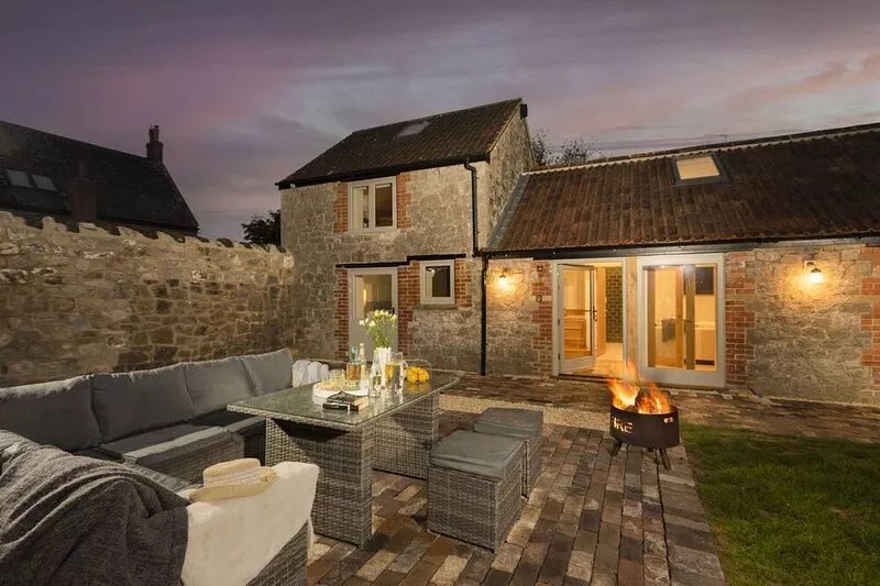 The Cowshed -  a barn that sleeps 7 guests  in 3 bedrooms