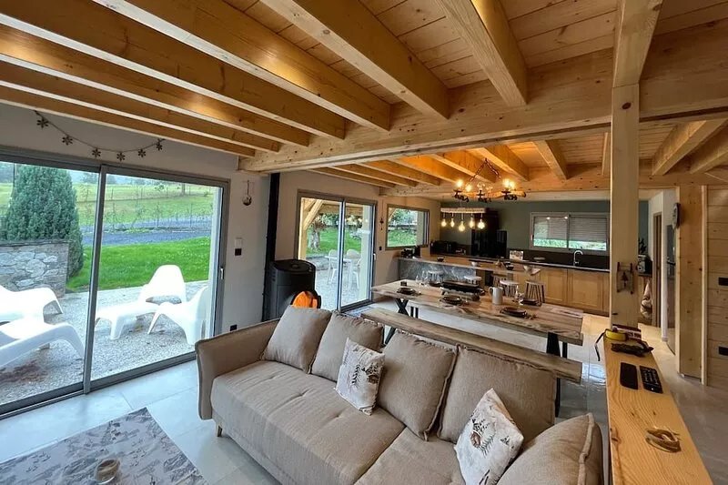 Enjoy an unforgettable stay at Chalet de Catarrabes beautiful views &Cocooning