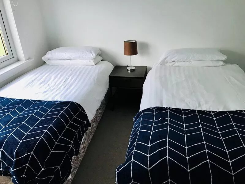 3 bed house, free WiFi, off street parking. Central Ayrshire, 20 mins to Glasgow
