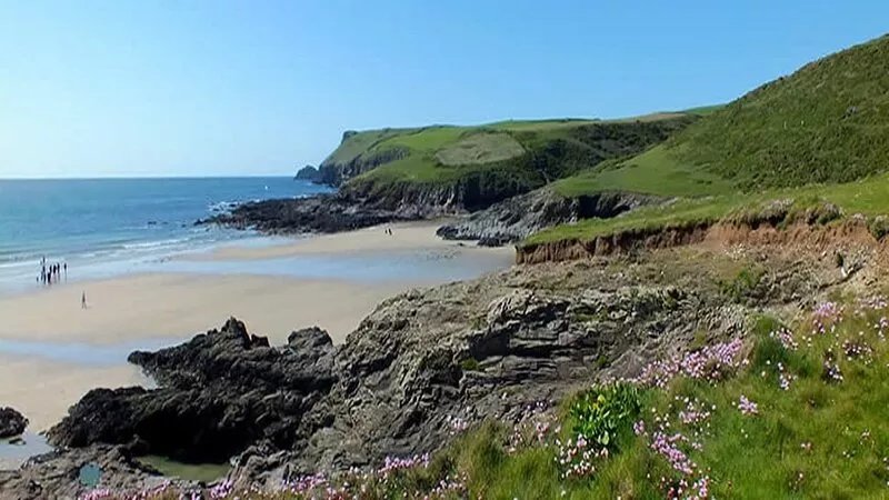 Grooms Cottage- Sleeps 4 in 2 bedrooms plus 2 to 4 dogs depending on size.