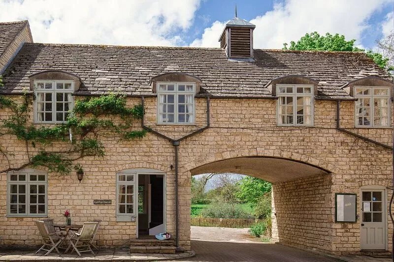 A sudeley castle cottage that sleeps 4 guests  in 2 bedrooms