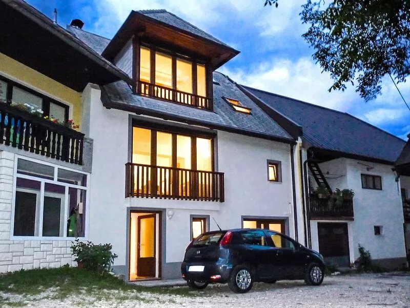 Beautiful Spacious Family Chalet. Quiet location in Bovec Centre. Mountain Views