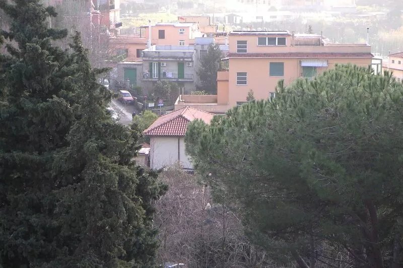 Rome, district of MonteMario: 2-room apartment with a large roof terrace, quiet