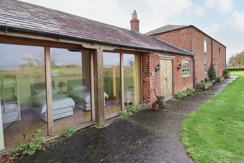 THE BARN, family friendly, luxury holiday cottage in Cockshutt